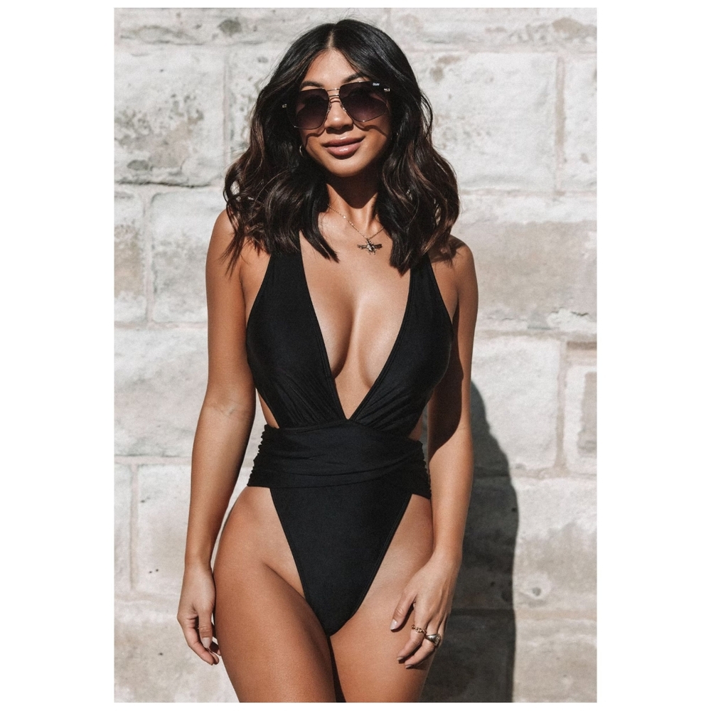Cupshe‎ Deep Plunging Neckline One Piece / 1 Piece Swimwear / Swimsuit